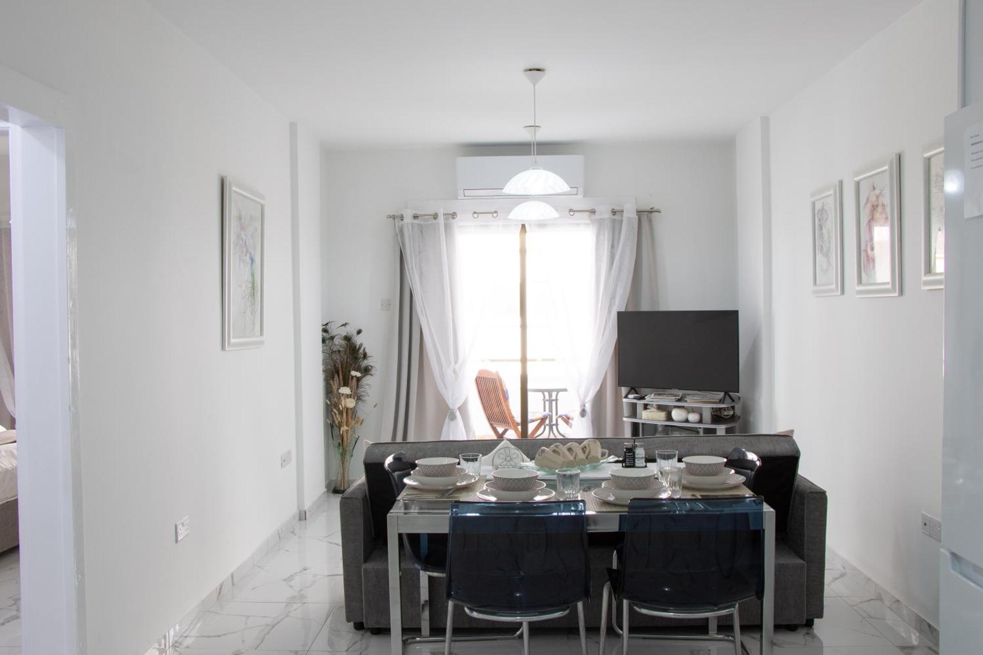 Apartment,Near The Beach Pinikoudes Ларнака Экстерьер фото